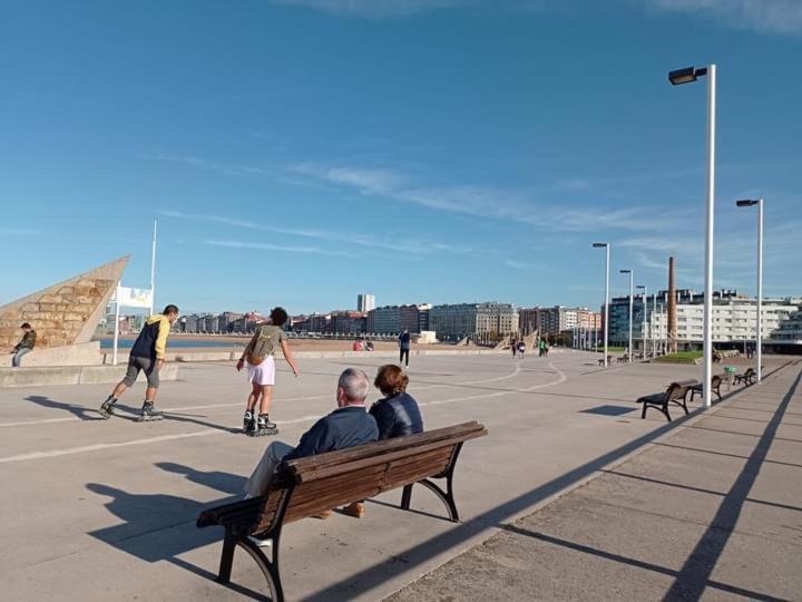 Poniente Beach Gijón Zewnętrze zdjęcie