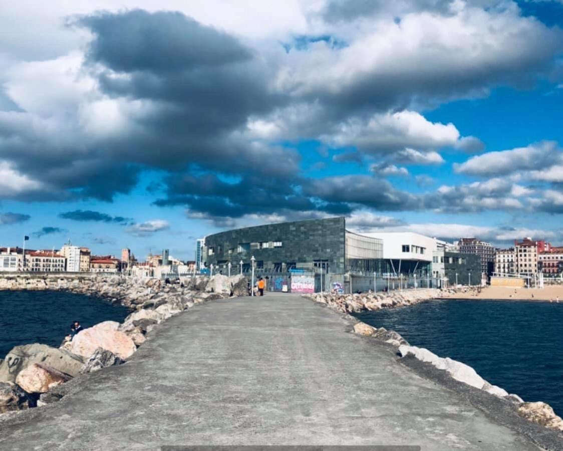 Poniente Beach Gijón Zewnętrze zdjęcie